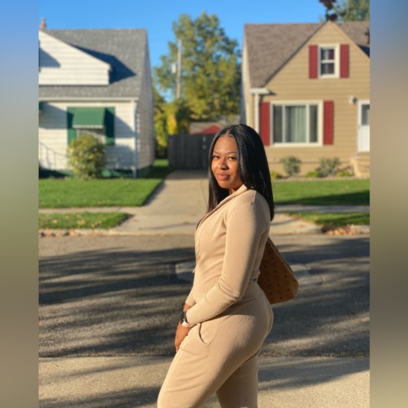 Sold - Picture 2 of 4